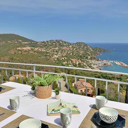 De Avec Piscine Privee Et Vue Panoramique Et Esterel * Saint-Raphael (Var)